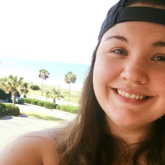 Meet your Posher, Stephanie - Picture 1 of 1